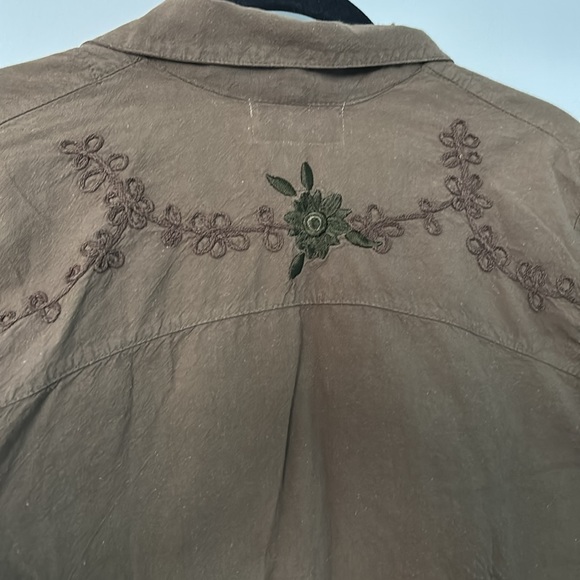 American South Side size Medium brown embroidered top - Picture 8 of 8